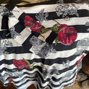 Lularoe xl roses great shape